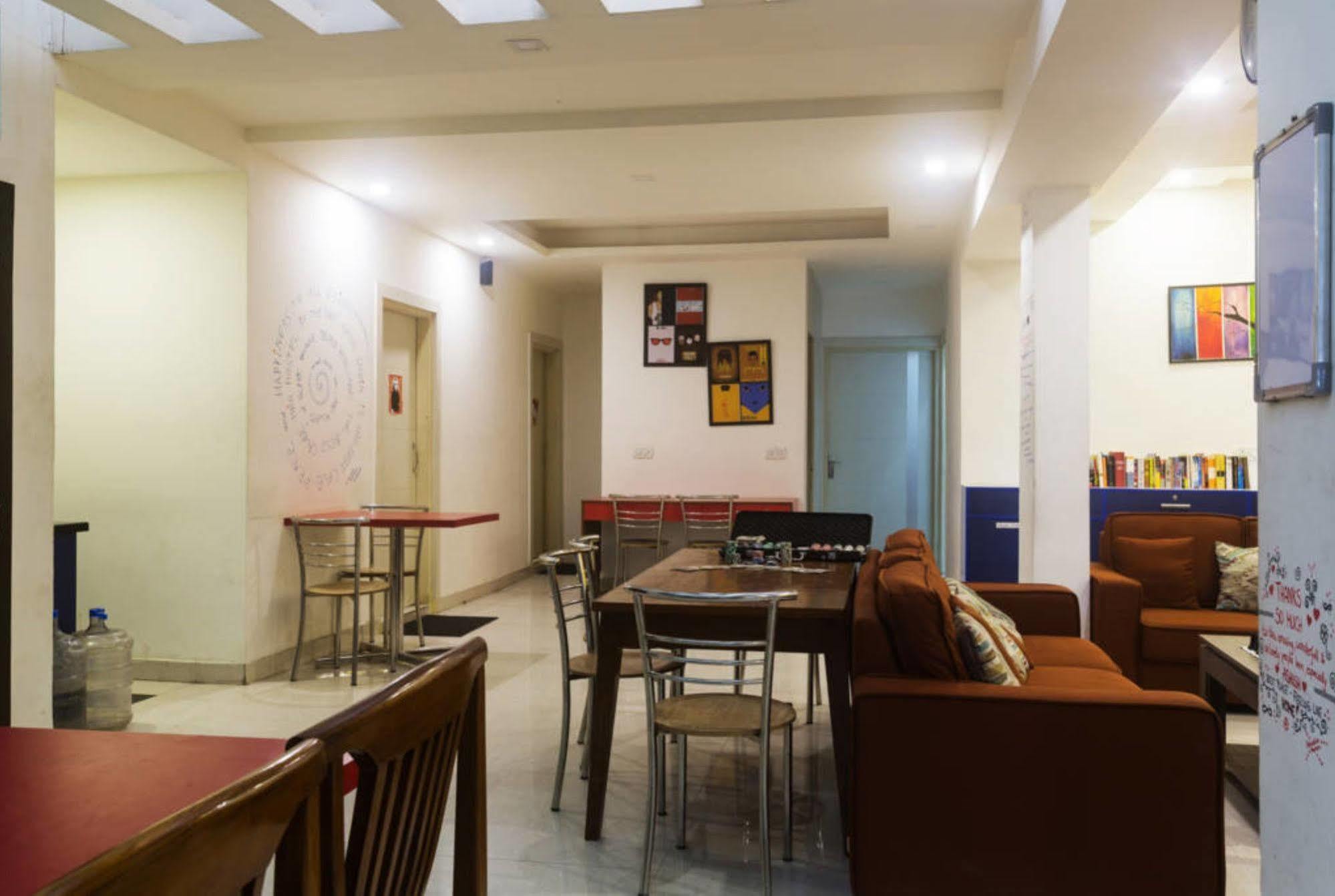 Joey'S Hostel Delhi Nuova Delhi Esterno foto